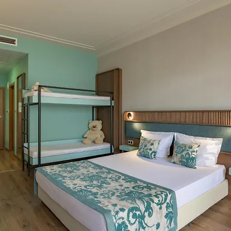 فندق Kristal 4*