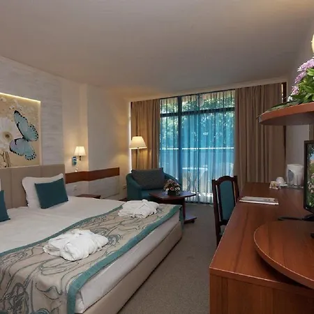 Kristal Hotel