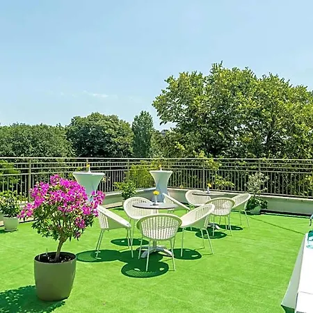 Kristal Hotel