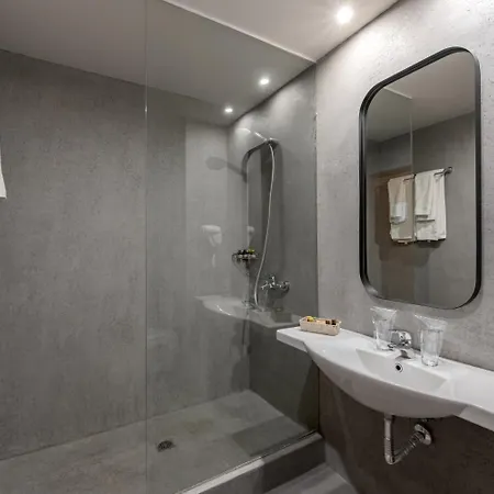 Kristal Hotel